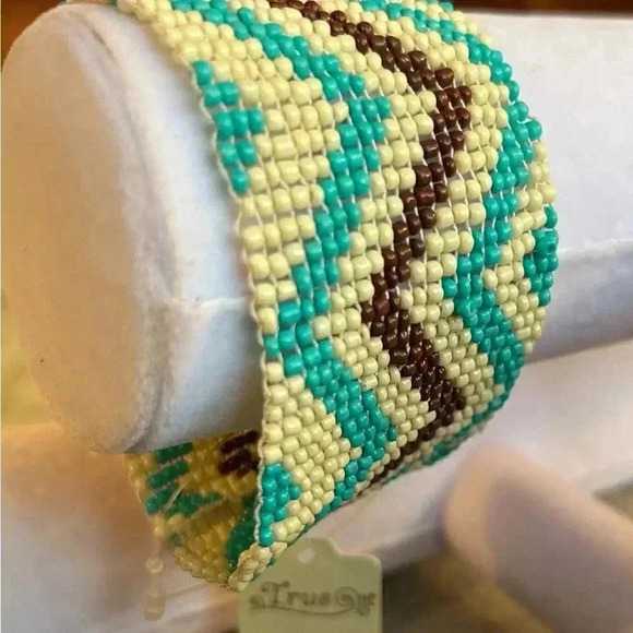 NWT, turquoise, brown, and cream stretchy bracelet with tags, see pics - Picture 2 of 5